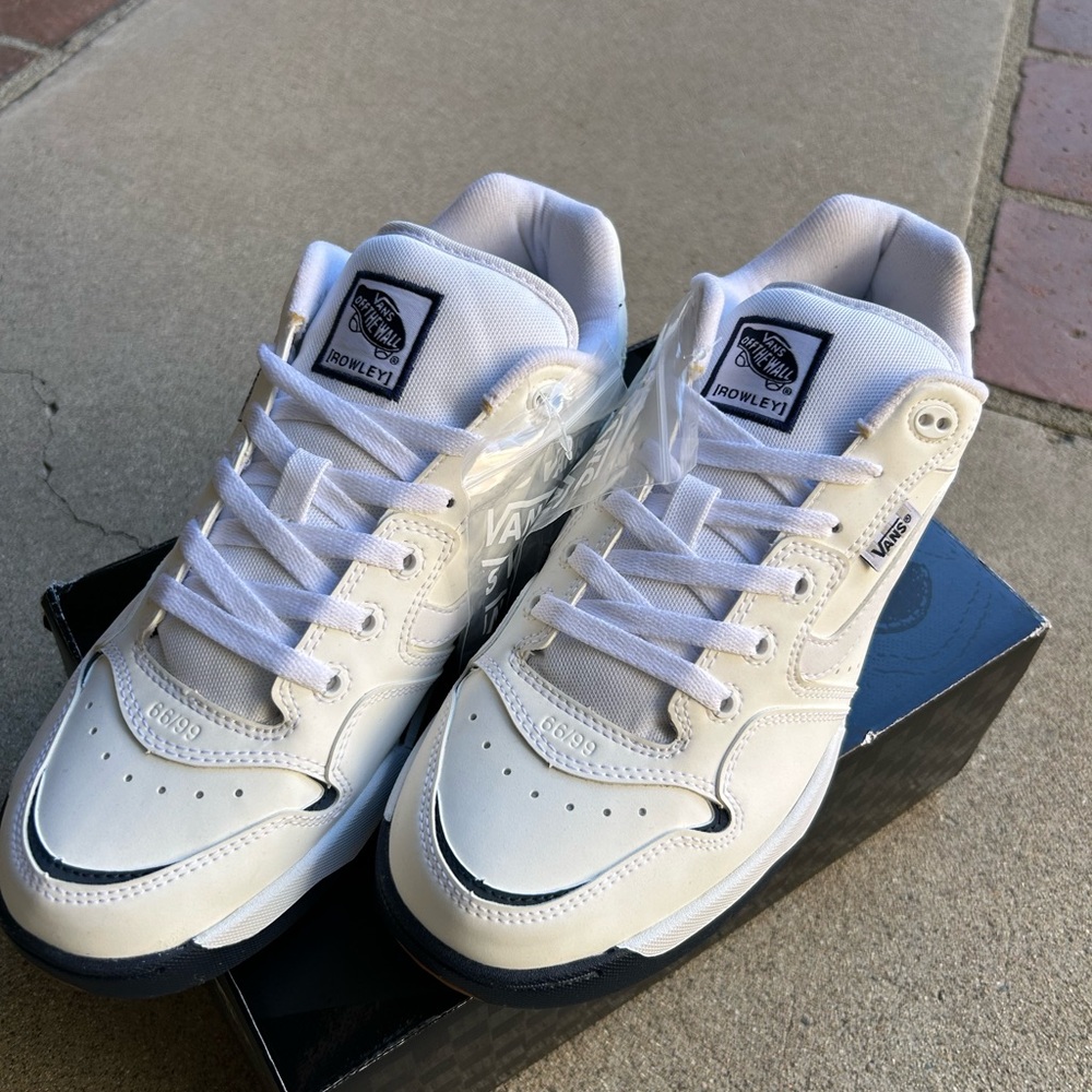 Vans Men's White and Black Rowley Sneakers